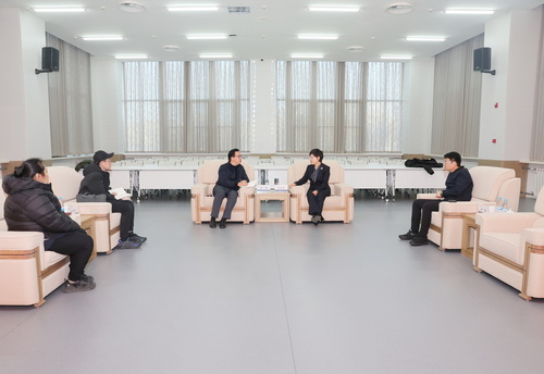 光明日報社天津記者站站長呂慎一行來校調研交流