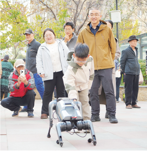 《天津教育報》報道我校“科普+文化”科技嘉年華創意市集活動